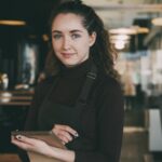 Mujer chef en los menús de Singapur en el barrio gastronómico más concurrido de la ciudad